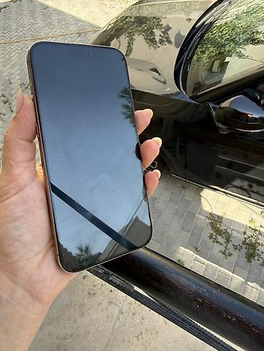 ups 2000 w: IPhone 16 Pro Max, Qızılı, Face ID — 5
