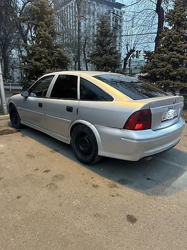 Opel: Opel Vectra: 1999 г., Хэтчбэк — 2