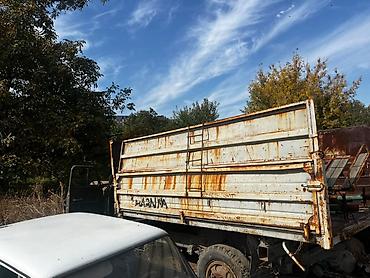 е34 34: Бортовой кузов от грузовика (металлический)
ГАЗ 53 — 3