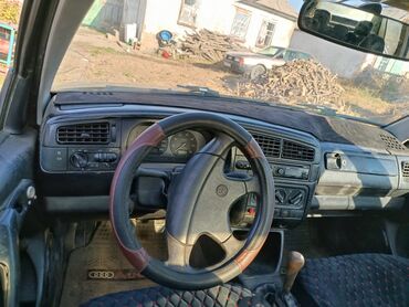 двигатель нексии: Volkswagen Vento: 1992 г., 2.2 л, Механика, Бензин, Седан