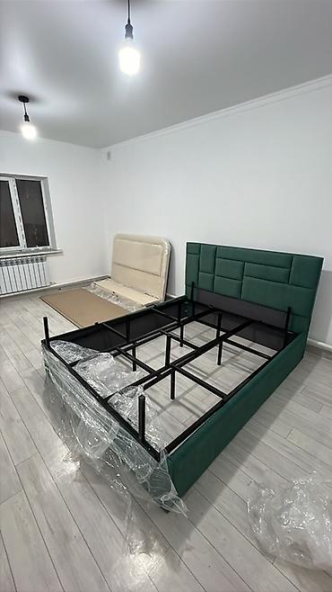 дерево мебель: Удобные двуспальные кровати с мягким изголовьем и вместительным — 8