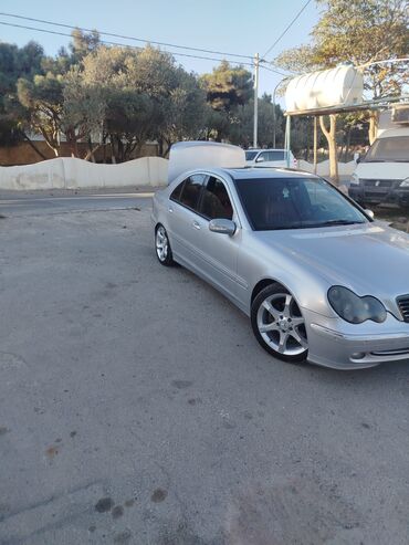 s class: Mercedes-Benz C-Class: 3.2 l | 2000 il Sedan