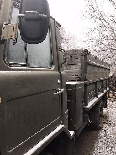 Yük maşınları: GAZ-66 yük avtomobili - Geniş kabinalı, iki bölməli ön şüşə və kənar — 2
