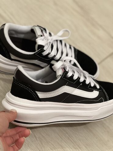 кеды оригинал: Легендарные кеды Vans оригинал с США,новые, очень удобные и лёгкие