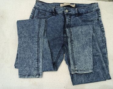 Farmerke: Farmerice vise raznih modela i velicina — 17