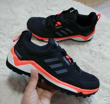 gležnjače sa krznom: Trainers, Adidas, size - 41