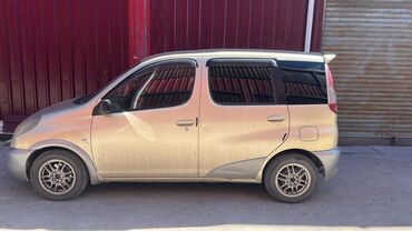 Toyota: Toyota Funcargo: 2001 г., 1.5 л, Автомат, Бензин, Минивэн