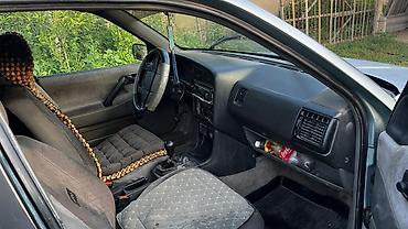 Продажа авто: Volkswagen Passat: 1991 г., 1.8 л, Механика, Бензин, Седан — 4
