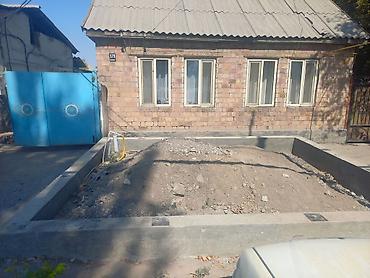 3 микрорайоне: Сдаю в аренду полдома адрес село новопокровка улица Ленина главная — 1