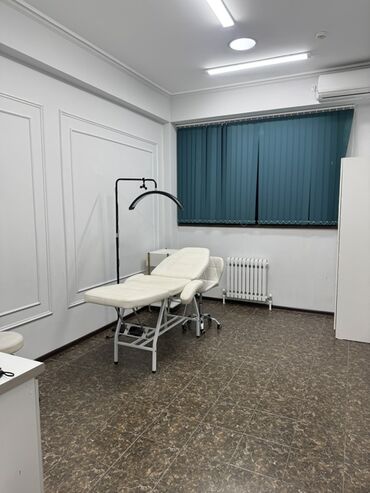 сдаю помещения под салон красоты: Сдаю Кабинет Для косметолога, Для массажиста, В частном доме, 15 м², 1 линия, С оборудованием, С отдельной кухней