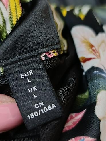 hhs a1: H&M jakna sa dva lica.Piše da je L ali može komotno i za XL — 7
