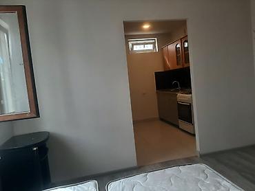 azadliq ev: 1 otaqlı təmirli,əşyalı mənzil. Ayrica girişi — 3