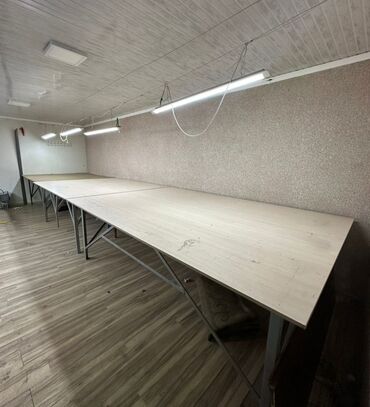 стол для швейной машины: Закройный стол 3 шт 13 метр 2 метр торг будет