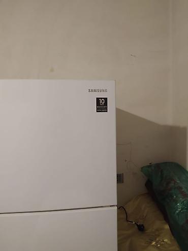 ariston 50: Samsung soyuducu, iki qapılı (üst hissə - dondurucu, alt hissə - — 3