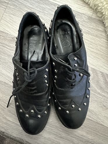 обувь спортивная: Кожаные туфли Оксфорды В отличном состоянии только давно лежат в