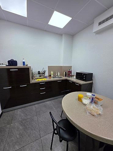 Аренда помещений свободного назначения: Сдается 2 этажное коммерческое помещение 540 кв м Адрес - — 14