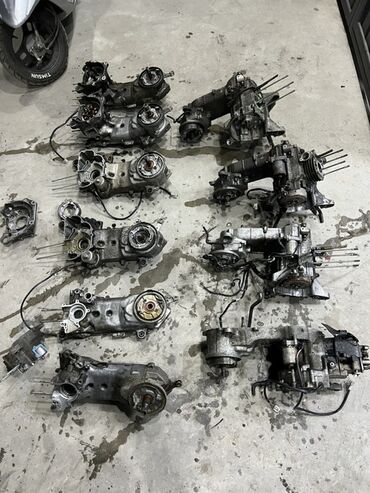 Скутеры: Различные оригинальные запчасти для скутеров Honda Dio и Suzuki. В — 16