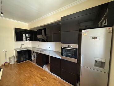 Mətbəx mebeli: *ZB* *MƏTBƏX MEBELİ* Qiymət *500 AZN* ölçü *3.5/1.50* üzerinde heçnə