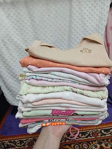 Другие детские вещи: Продаю от 50 до 200 сомбодикиполотенца,пледики,обувь и многое — 1