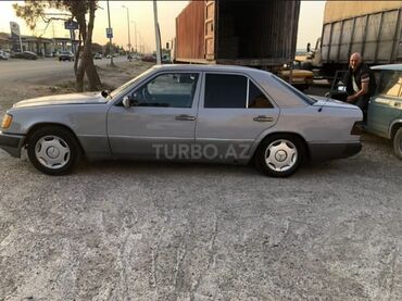 xarici maşınlar: Mercedes-Benz E 200: 0.2 л | 1990 г. Седан