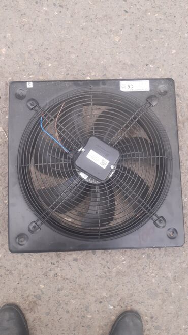 Ventilyatorlar: Sənaye tipli divar ventilyatoru - Korpus: kvadrat metal panel, ön — 4