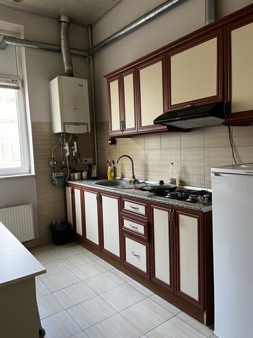 Otel və hostellər: Hostel içəri şəhər metrosunun tam yanında yerləşir. Hər günlük — 13