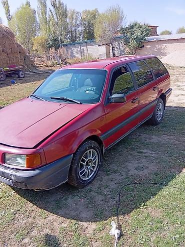 Volkswagen Passat: 1993 г., 1.8 л, Механика, Бензин, Универсал