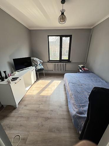 Продажа полдома: Продается участок с домом в районе Восточного вокзала, дороги — 4