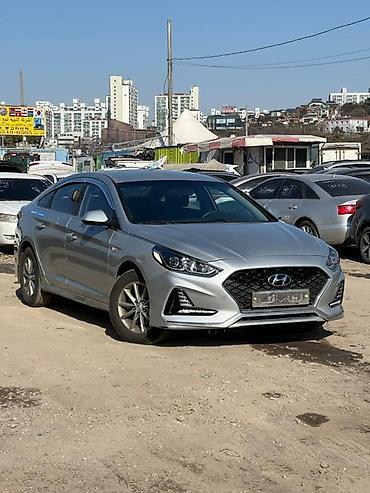 samsung galaxy note 21 ultra: Hyundai Sonata sedan (белый, рестайлинг) - Кузов: 4‑дверный седан — 10