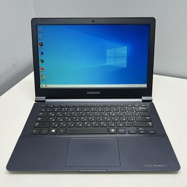 экран ноутбука: Ультрабук, Samsung, 4 ГБ ОЗУ, 13.3 ", Б/у, Для несложных задач, память SSD