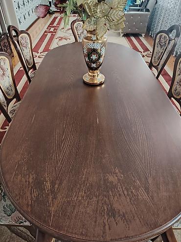 Qonaq otağı üçün, İşlənmiş, Açılmayan, Oval masa, 8 stul