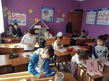 berber mirror second hand: Комплект парты и стула, Б/у — 1