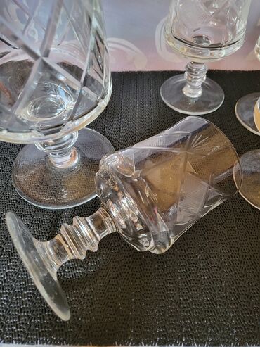 Kuhinjski setovi: Servis za vino,sa bokalom kristal,rucna gravura 1960g+. Servis za na lalafo.rs — 14 Kuhinjski setovi: Servis za vino,sa bokalom kristal,rucna gravura 1960g+. Servis za — 14