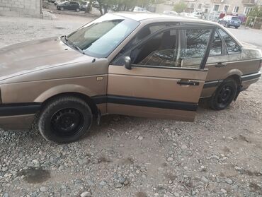 Volkswagen: Volkswagen Passat CC: 1990 г., 1.8 л, Механика, Бензин, Седан