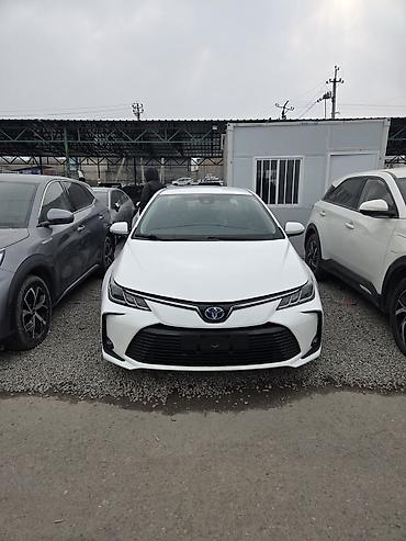 Toyota Corolla: 2021 г., 1.8 л, Вариатор, Гибрид, Седан