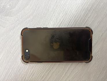 8 айфон: IPhone SE 2020, 64GB, 73% батарея. По фото видно компактный корпус с — 2