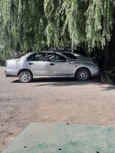 авто на метал: Mitsubishi Carisma: 1999 г., 1.8 л, Механика, Бензин, Хэтчбэк