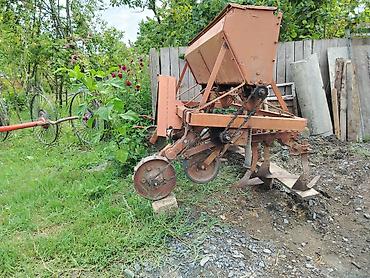 traktor kotanı: Kultivator gubre sepen - Traktora qoşulan, mexaniki ötürücülü kartof — 1