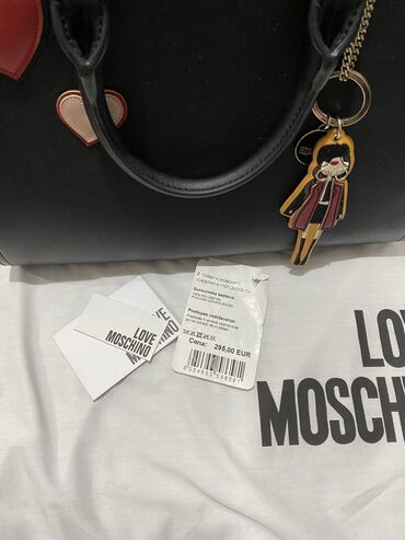 putna torba: MOSCHINO LOVE, original kupljena u XYZ u Sloveniji plaćena 295€