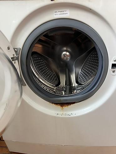 hamam kranti: Samsung paltaryuyan maşın işlək vəziyyətdədir, sadəcə şəkildə — 3