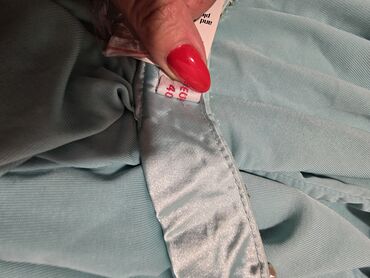 Qadın şalvarları: Bu dəstə müxtəlif üslublu dörd qadın şalvarı və bir qara ətək — 45