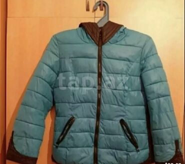 10-15yaw qizlara olan cox keyfiyetli bir kurtka tecili satilir