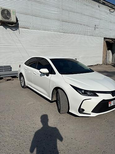 Toyota Corolla: 2021 г., 1.8 л, Вариатор, Гибрид, Седан at lalafo.kg Toyota Corolla: 2021 г., 1.8 л, Вариатор, Гибрид, Седан