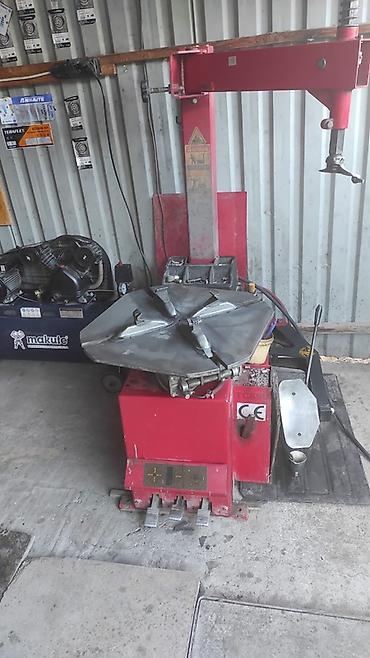 kompressor 25l: Avtomobil təkəri söküb‑taxma aparatı - Rəng: qırmızı - Şaquli qol və — 1