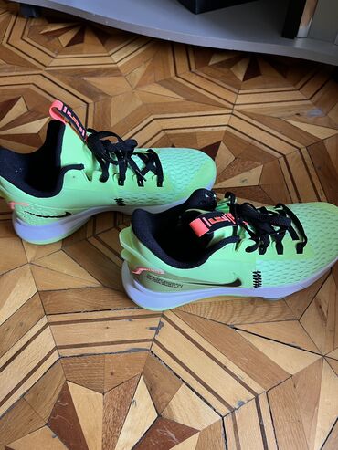 nike forsice bele: Оригинальные Nike Lebron Witness V размер 44, маломерка, подходит для