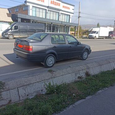 мерс сапок грузовой: Volkswagen Vento: 1992 г., 1.8 л, Механика, Бензин, Седан