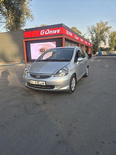 хит машина: Honda Fit: 2002 г., 1.3 л, Вариатор, Бензин, Хэтчбэк — 3