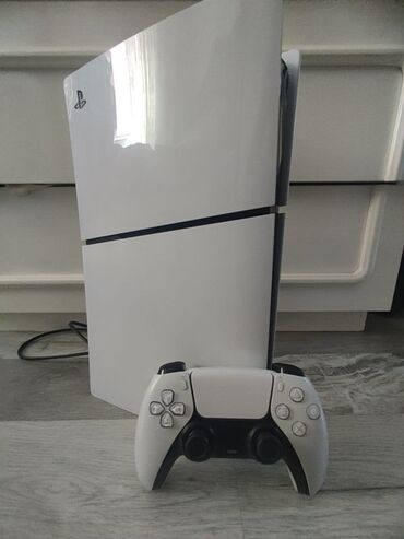 playstation 5 irşad: Ən yeni versiya Playstation 5 dir (CFİ-2008) 1 aydı alınıb. Qutusu