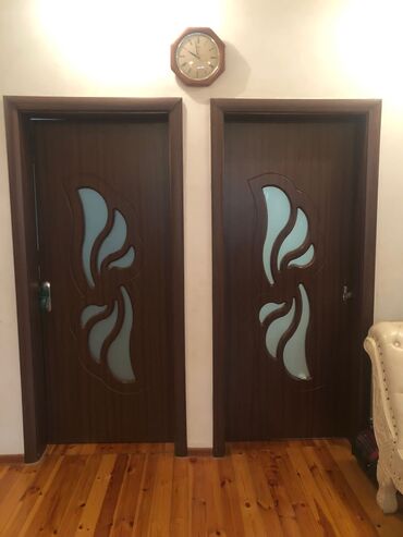 Otaq qapıları: 5 eded ev qapisi satilir .Prablemi yoxdur Qiymeti 60 azn birinin
