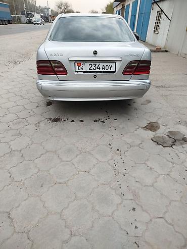 Другие детали салона: Мерс 210. 1999 год объем 2,7 (дизель ) каропка автомат . матор — 6